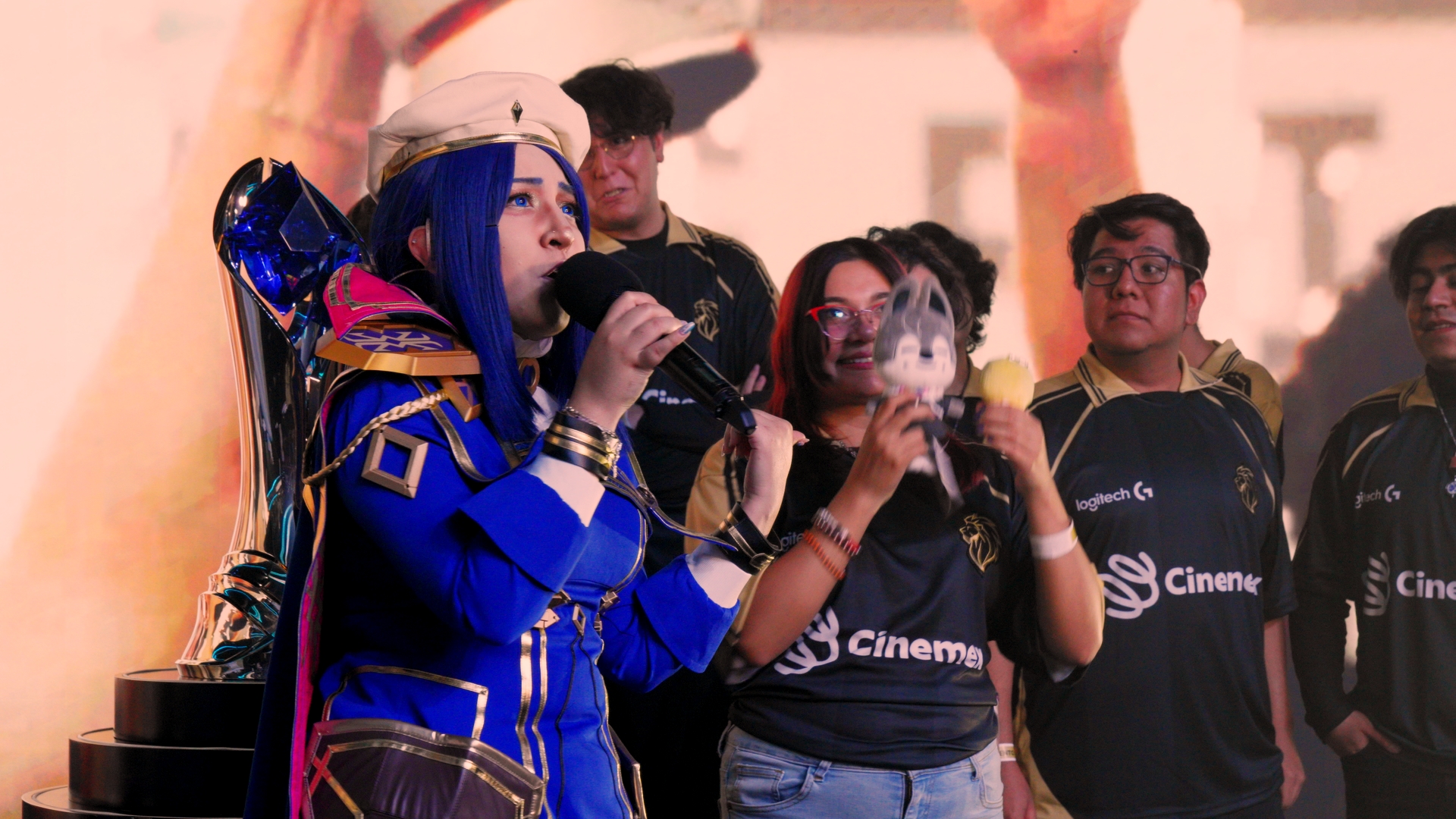 Cosplay y aficionados en el evento Logitech X2